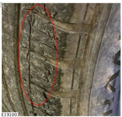 Typical example of a serviceable tire exhibiting tire flaking phenomenon 