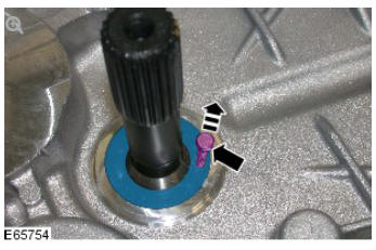 MANUAL TRANSMISSION TRANSAXLE INPUT SHAFT SEAL (G1353055) REMOVAL AND INSTALLATION